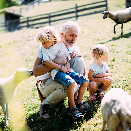 Pitzis - Family Only Hotell