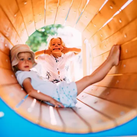 Pitzis - Family Only 4*