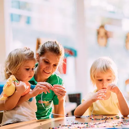 Hotell Pitzis - Family Only Arzl im Pitztal