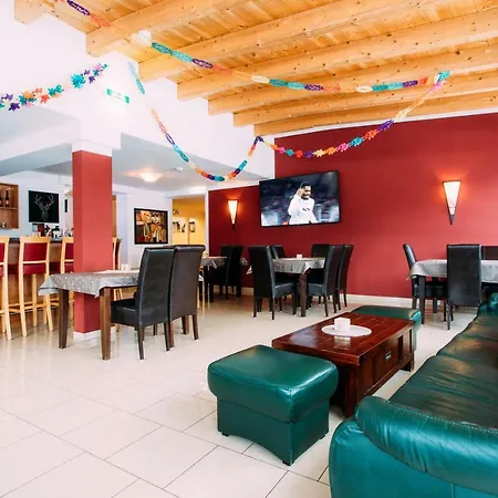 Pitzis - Family Only Hotel Arzl im Pitztal